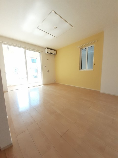 ストーンズ　黒瀬　Bの居間・リビング