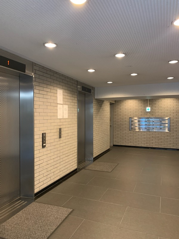 安田芝浦第２ビルのエントランス