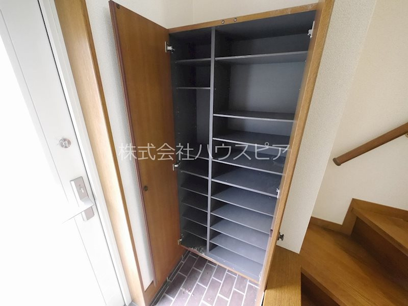駒ヶ林町5丁目貸家の収納
