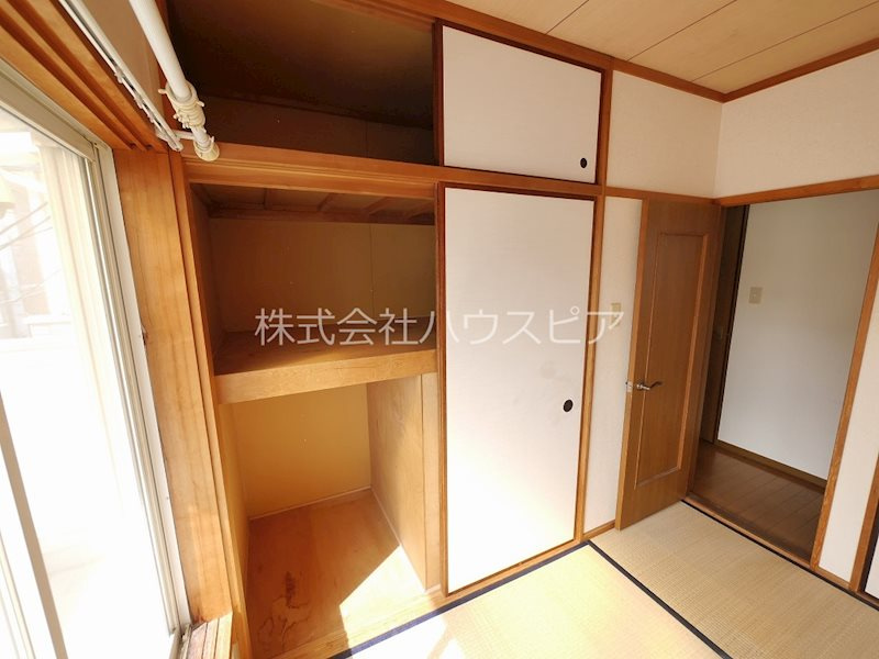 駒ヶ林町5丁目貸家の収納