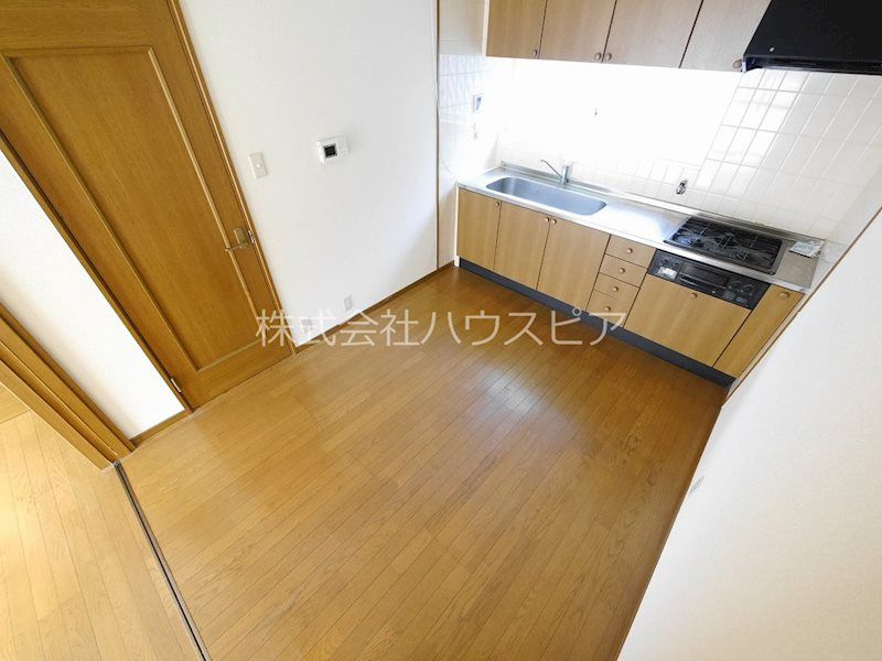 駒ヶ林町5丁目貸家の居間・リビング