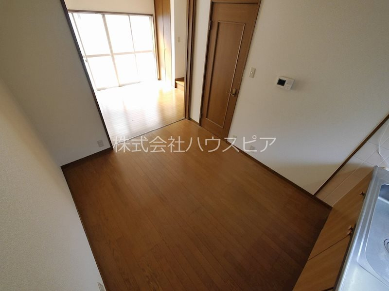 駒ヶ林町5丁目貸家の居間・リビング