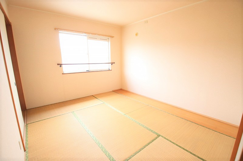 CRSカーサ【キャッシュバック対象物件】の和室|ゆったりとくつろげる和室です