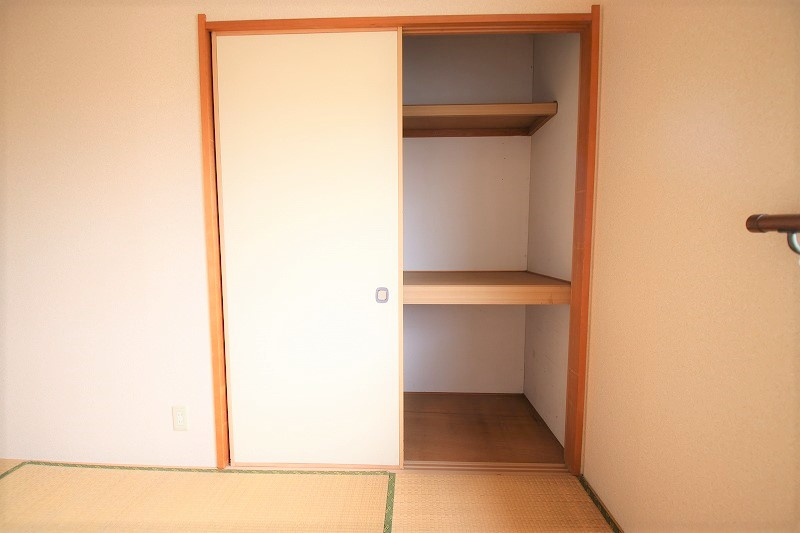CRSカーサ【キャッシュバック対象物件】の収納|便利な収納スペースです