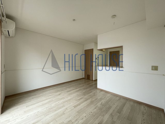 エピナールウエストの居間・リビング