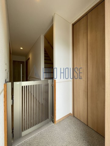 エピナールウエストの玄関