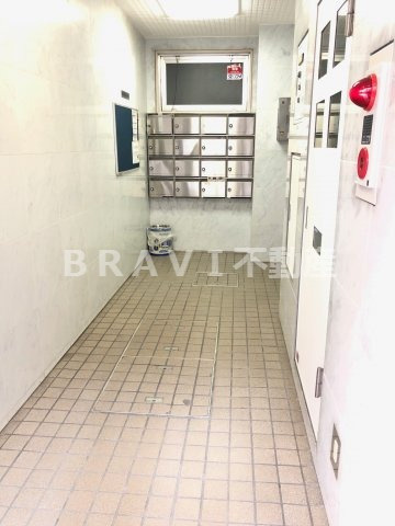 シャトー大手前　BRAVI不動産のロビー|【シャトー大手前】毎日通るロビーはこのようになっています