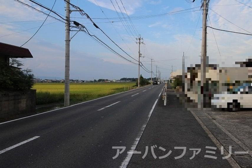 守山市森川原町　売土地の前面道路含む現地写真