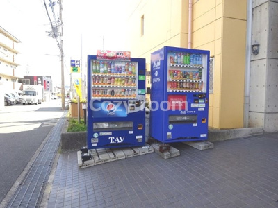 【その他】 | グランコート江坂 | マンション前には自動販売機があるので便利です