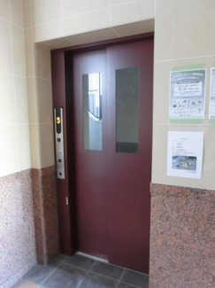 【その他共用部分】 | エレベーター付き！荷物の多い日や疲れた日でも、4階までラクラク上がれます☆