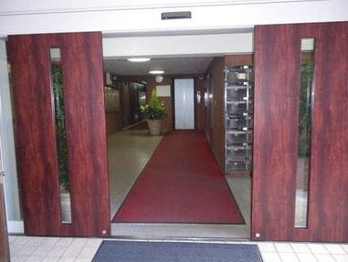 ローヤル若葉のエントランス|ローヤル若葉