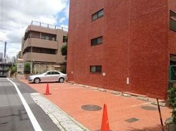 ローヤル若葉の駐車場|ローヤル若葉