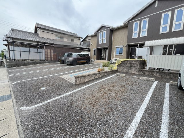 ピースタウン・ガルの駐車場