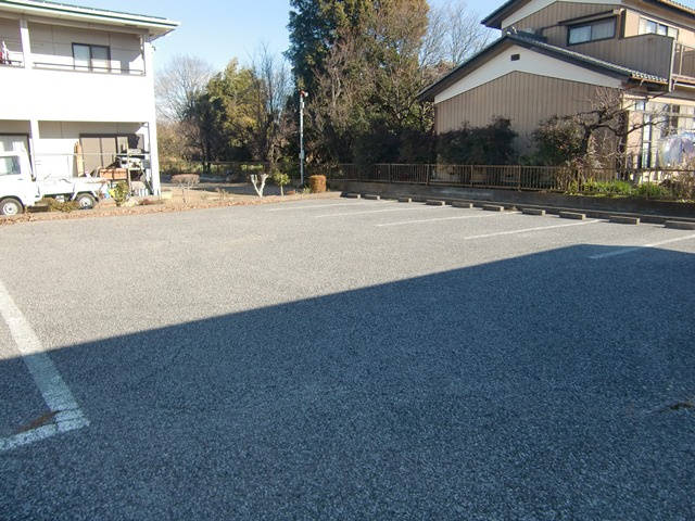 阿久津町貸店舗の駐車場