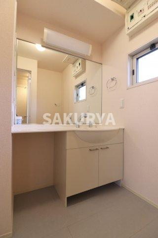 ハピネスの独立洗面台|現況と異なる場合がございます。