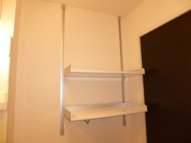 エテルナＢのその他|洗濯機置場上部棚