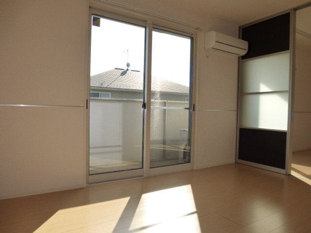 エテルナＢの洋室