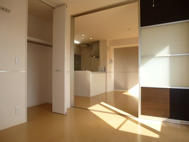 エテルナＢの洋室