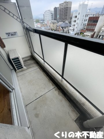 【バルコニー】 | フェリエⅠ | 暖かな日差しのふりそそぐバルコニー
