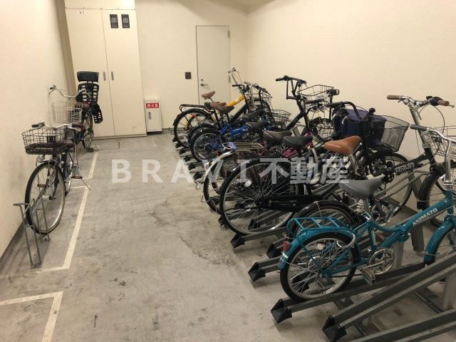 コンソラーレ瓦屋町　BRAVI不動産のその他共用部分|【コンソラーレ瓦屋町】駐輪場