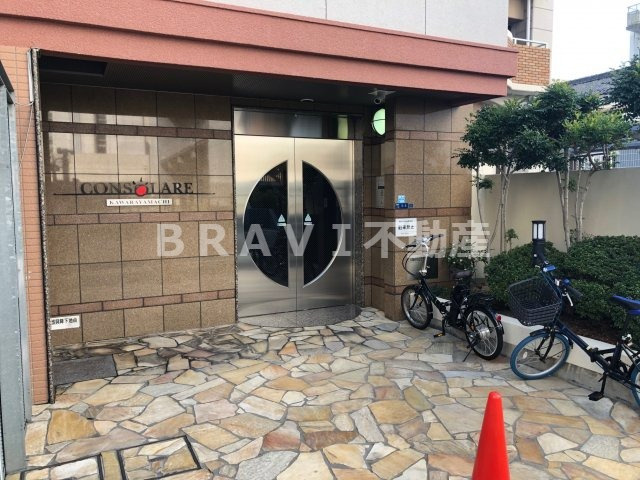 コンソラーレ瓦屋町　BRAVI不動産のエントランス|【コンソラーレ瓦屋町】落ち着いたエントランスです