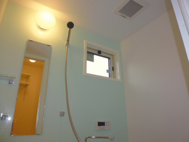 ボヌールの浴室|浴室窓