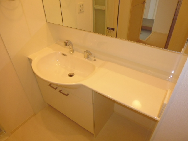 ボヌールの独立洗面台|洗髪洗面化粧台