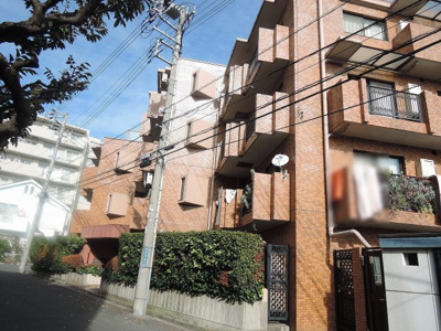 【外観】 | ニックシルクハイム大倉山 | 足音等階下の心配のない1階住居のため子育て世代にも適しています。
近隣には鶴見川、緑地等があり自然の多い住環境です。
