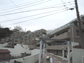 【外観】 | 8階南東向き・ルーフバルコニー付のため採光・風通し良好です。
住まいの独立性を高める玄関ポーチ付♪