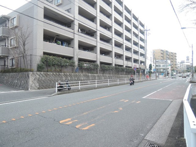 【周辺】 | ビッグヴァン磯子汐見台 | 前面道路