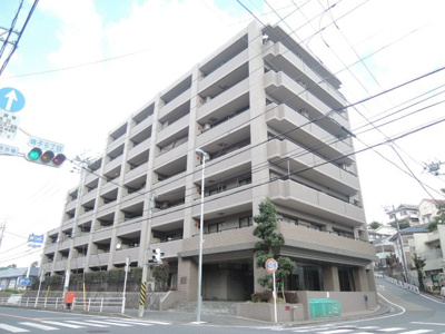 【外観】 | ビッグヴァン磯子汐見台 | 7階建6階部分、気持ちの良い風が通り抜けるお部屋です。
リビングと接した和室はオープンにすると開放感あふれるスペースに♪