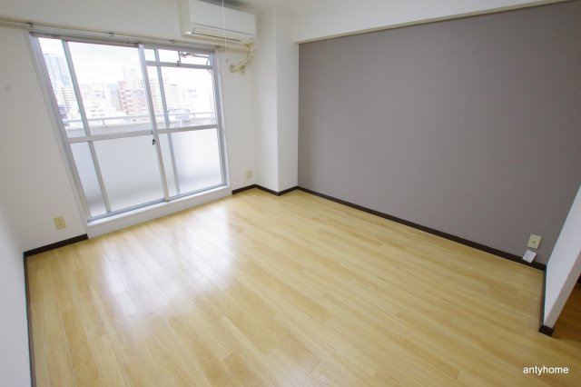 collection中崎2(旧 グレイスフル中崎2)　仲介手数料無料の居間・リビング