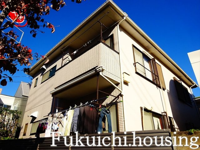 ファミーユ経堂の外観