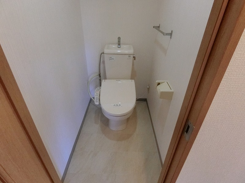 タモンズハートビレッジB棟のトイレ|同建物　同タイプ　イメージ写真
