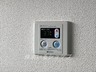 広島市安佐北区落合南９丁目のアパートの設備|給湯リモコン