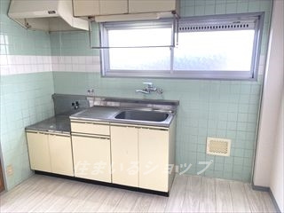 広島市安佐北区落合南９丁目のアパートのキッチン