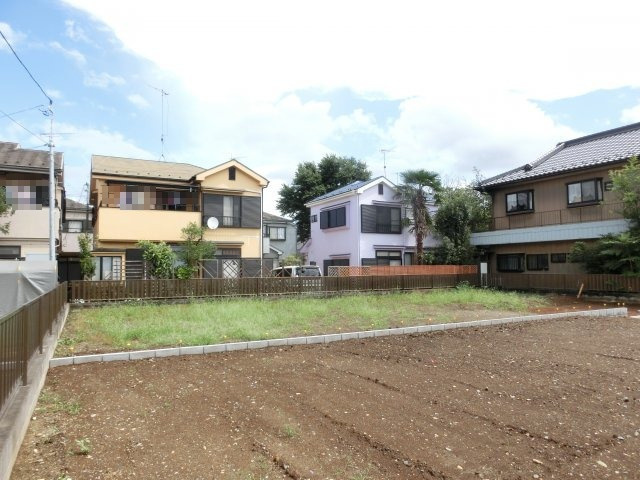 鴻巣市箕田の売地の外観|2020年9月3日時点での南西道路から撮影した写真です。（11：30頃撮影）