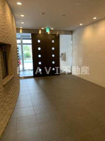 ミヤレジデンス西天満　BRAVI不動産のロビー|【ミヤレジデンス西天満】建物の内部です