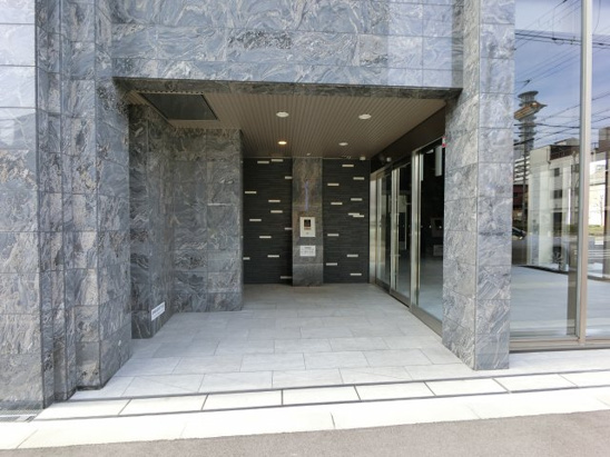【エントランス】