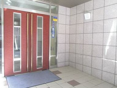 セザール市谷田町のエントランス|セザール市谷田町
