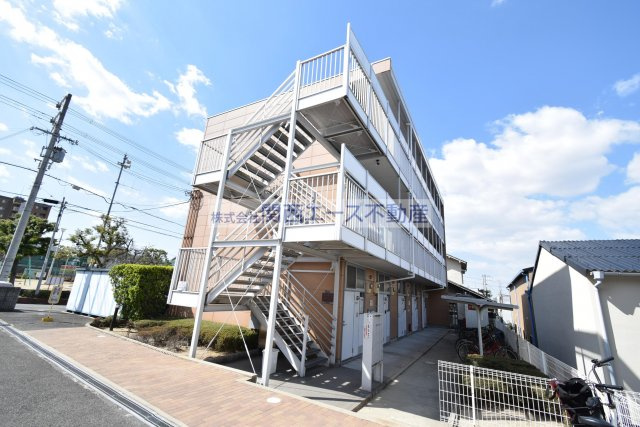 【外観】 | レオパレスタカラ
