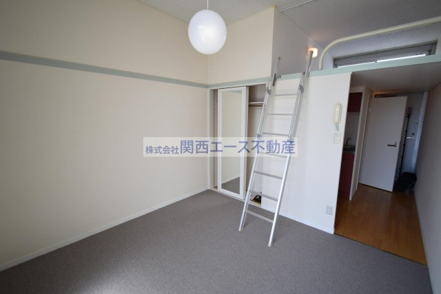 【寝室】 | レオパレスタカラ