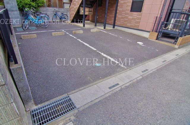 ラフィーネの駐車場