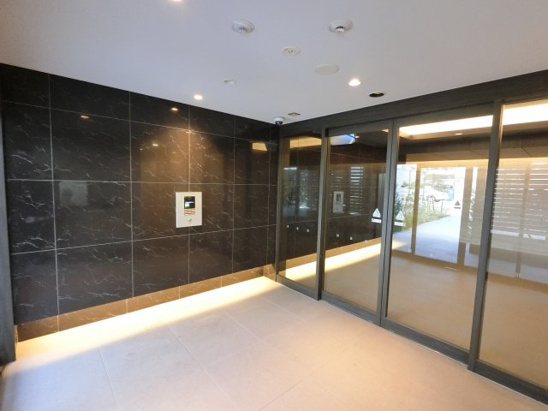 【エントランス】