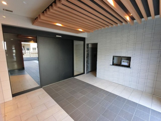 【エントランス】