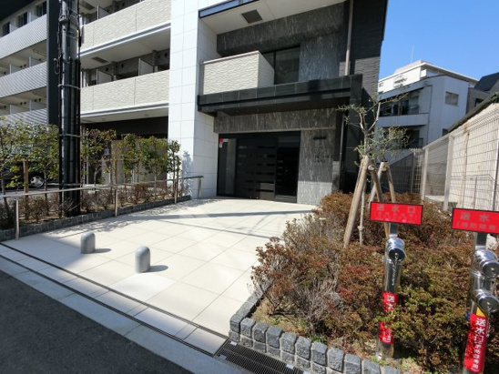 【エントランス】