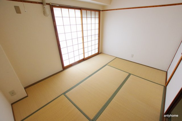新大阪第2ダイヤモンドマンション　仲介手数料半月分の和室