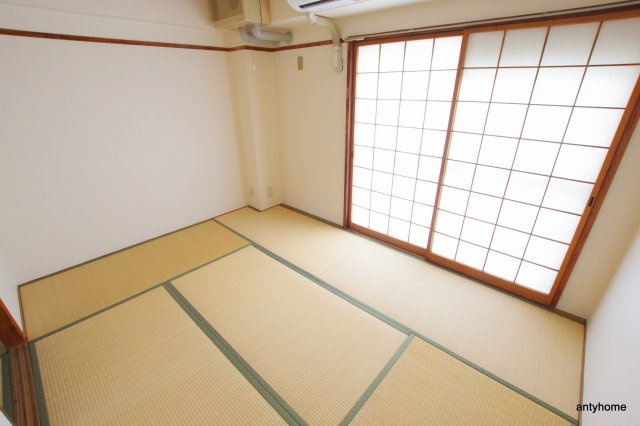 新大阪第2ダイヤモンドマンション　仲介手数料半月分の和室