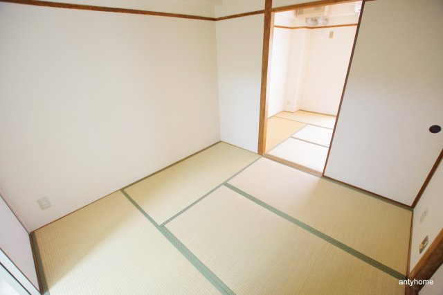 新大阪第2ダイヤモンドマンション　仲介手数料半月分の和室