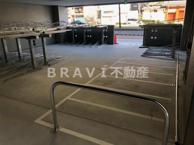 エスリード難波ザ・アーク（エスリード難波ザアーク）　BRAVI不動産のその他共用部分|【エスリード難波ザ・アーク（エスリード難波ザアーク）】バイク置場